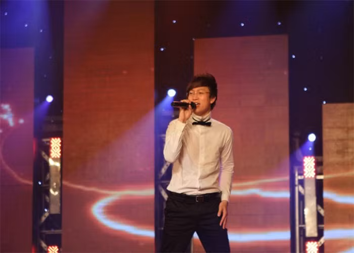 Những năm 2000, Sỹ Luân rất nổi tiếng và được gọi là "huyền thoại" của dòng nhạc teen pop. (Ảnh: FBNV)