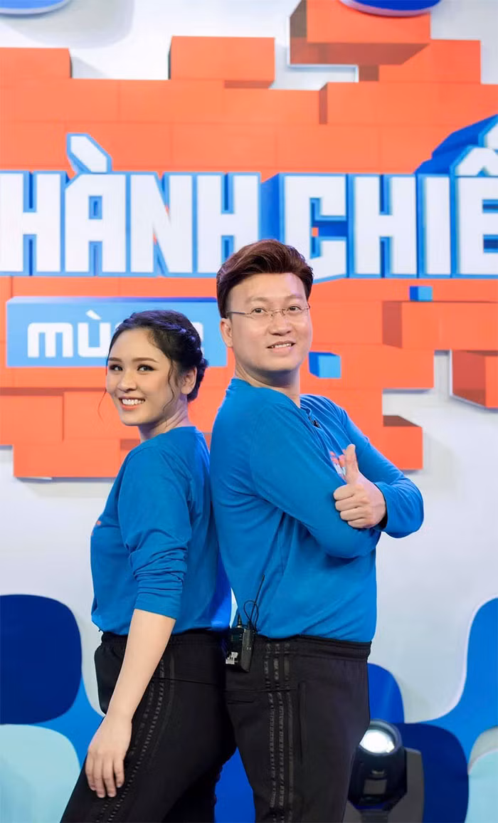 Tới năm 2013, Sỹ Luân mới tỉnh táo trở lại và đó cũng là năm anh gặp bà xã tương lai, MC Phương Thảo, khi ấy vẫn còn là sinh viên năm nhất. (Ảnh: Vietnamnet)