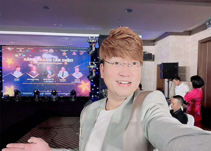 Ngoài ra, Sỹ Luân còn tham gia công tác đào tạo tài năng nghệ thuật cho một trường đại học lớn ở TP.HCM. (Ảnh: FBNV)