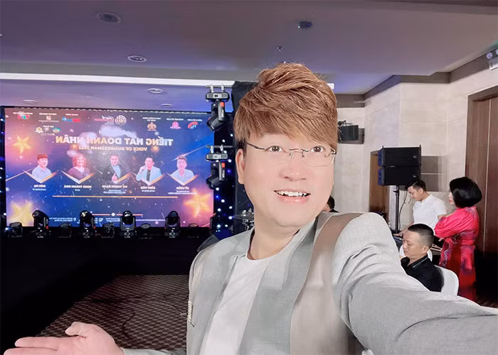 Ngoài ra, Sỹ Luân còn tham gia công tác đào tạo tài năng nghệ thuật cho một trường đại học lớn ở TP.HCM. (Ảnh: FBNV)