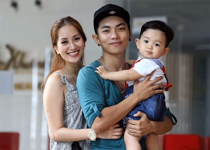 Tháng 7/2015 Khánh Thi sinh con trai đầu lòng (Kubi Minh Cường). Tháng 6/2018, vợ chồng Khánh Thi - Phan Hiển tiếp tục chào đón cô con gái thứ 2 là Anna Vương Diễm. (Ảnh: FBNV)