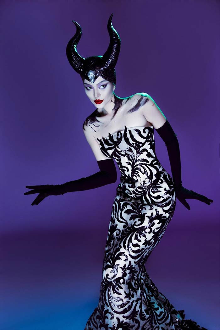 Tú Hảo còn biến hóa thành Maleficent và trông cô y hệt như nhân vật mà Angelina Jolie đã thủ vai trong bộ phim Tiên hắc ám (Maleficent).