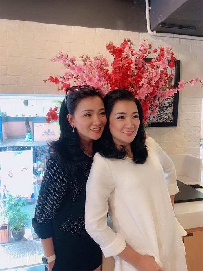 Mặc dù đã ở ngưỡng U50 nhưng ba chị em Tam Ca Áo Trắng vẫn được nhiều người khen trẻ và giữ được nét đẹp từ xưa tới giờ.