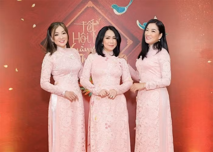 Nhóm đã quyết định ngừng ca hát vào trước Tết 2013 sau 21 hoạt động nghệ thuật. Các thành viên lần lượt kết hôn và sanhg Mỹ định cư.