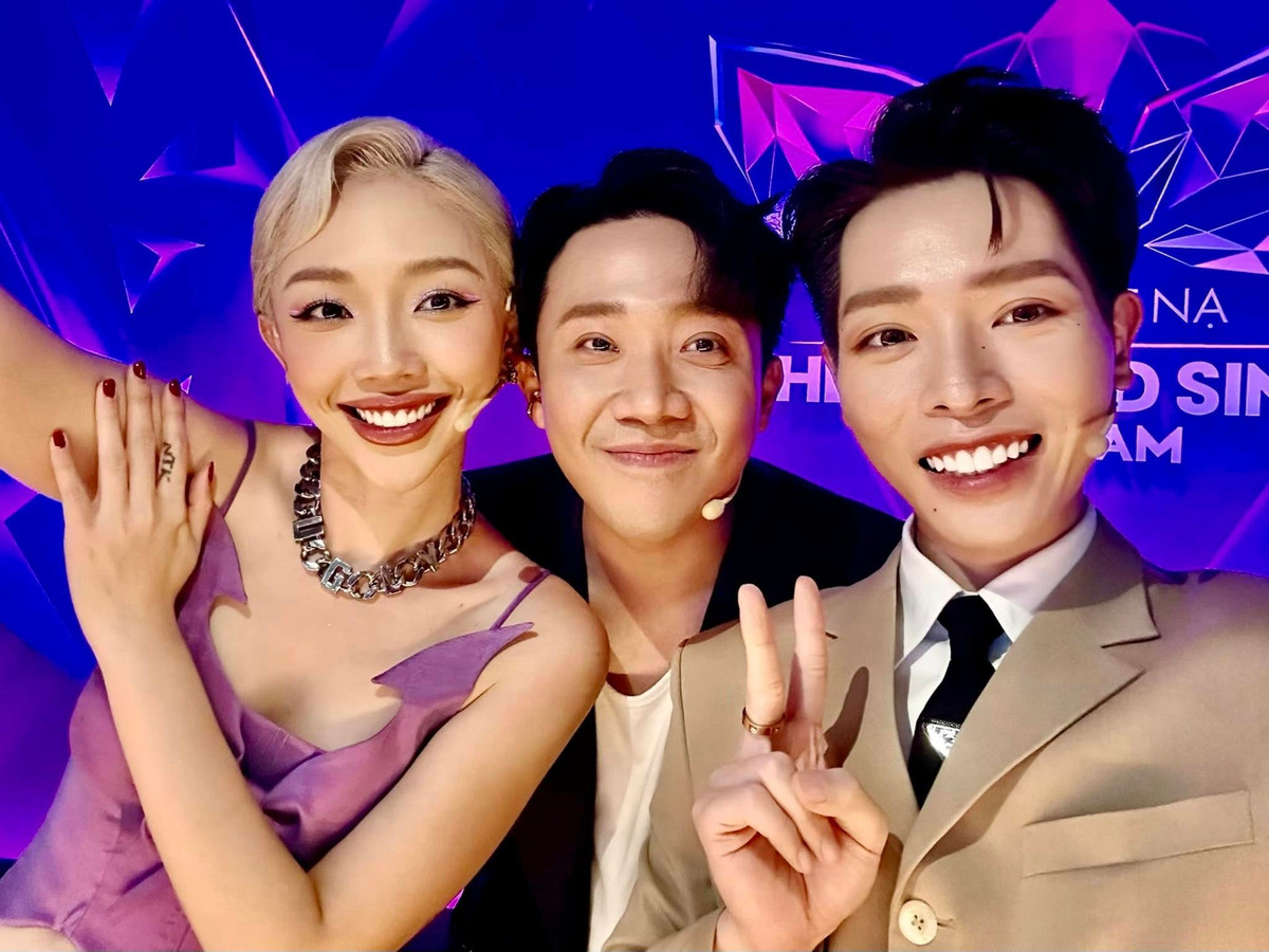 Giống bà xã Trấn Thành, Tóc Tiên cũng chịu khó đầu tư hình ảnh, biến hoá đa dạng các phong cách, đặc biệt là thay đổi màu tóc liên tục.