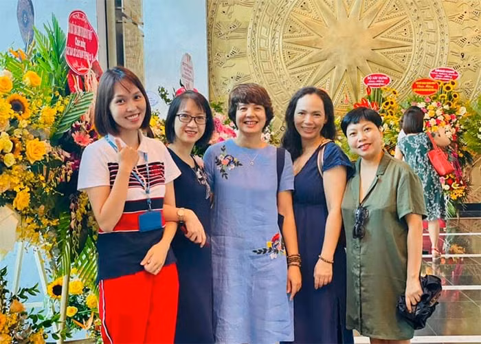 Diễm Quỳnh hội tụ đồng nghiệp trong dịp sinh nhật VTV.