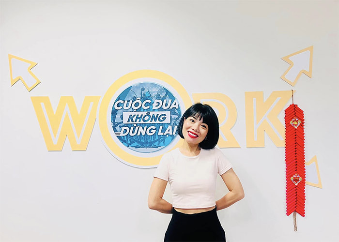 Vẻ năng động và nụ cười luôn thường trực trên môi cũng là một trong những lý do khiến Bạch Dương trẻ hơn so với tuổi.