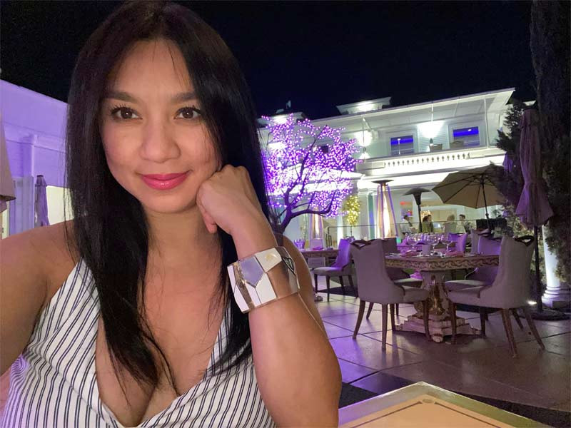 Sau gần 4 năm ở nhà làm nội trợ, chăm con, năm 2021, Y Phụng đã quay trở lại với sân khấu để tiếp tục sự nghiệp ca hát.