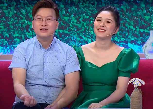 Mặc dù chưa tổ chức đám cưới nhưng cả hai đã đăng ký kết hôn và làm lễ hằng thuận tại Thái Lan. (Ảnh: HTV)