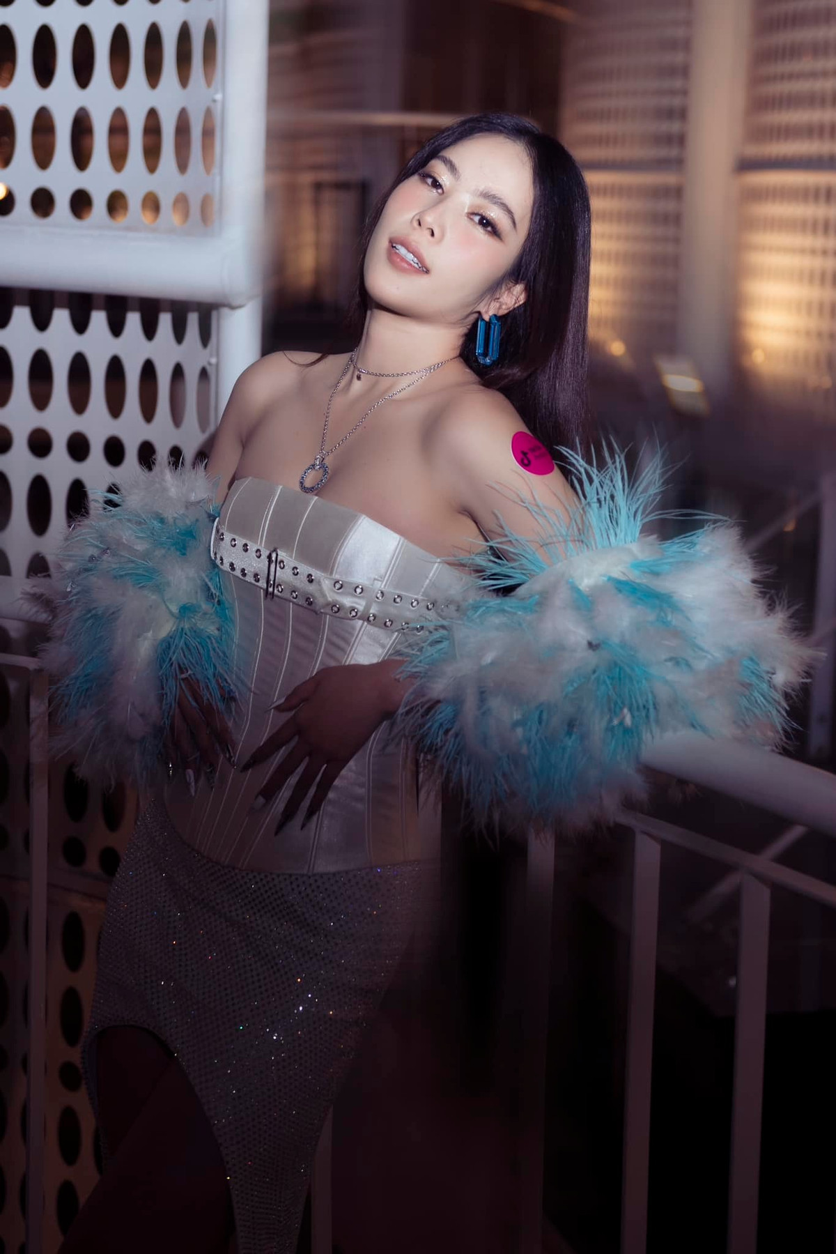 Dòng chia sẻ này khiến fan phỏng đoán, Nam Em như muốn khẳng định "không cần phải dựa dẫm vào người đàn ông nào" sau ồn ào với ca sĩ Bạch Công Khanh.