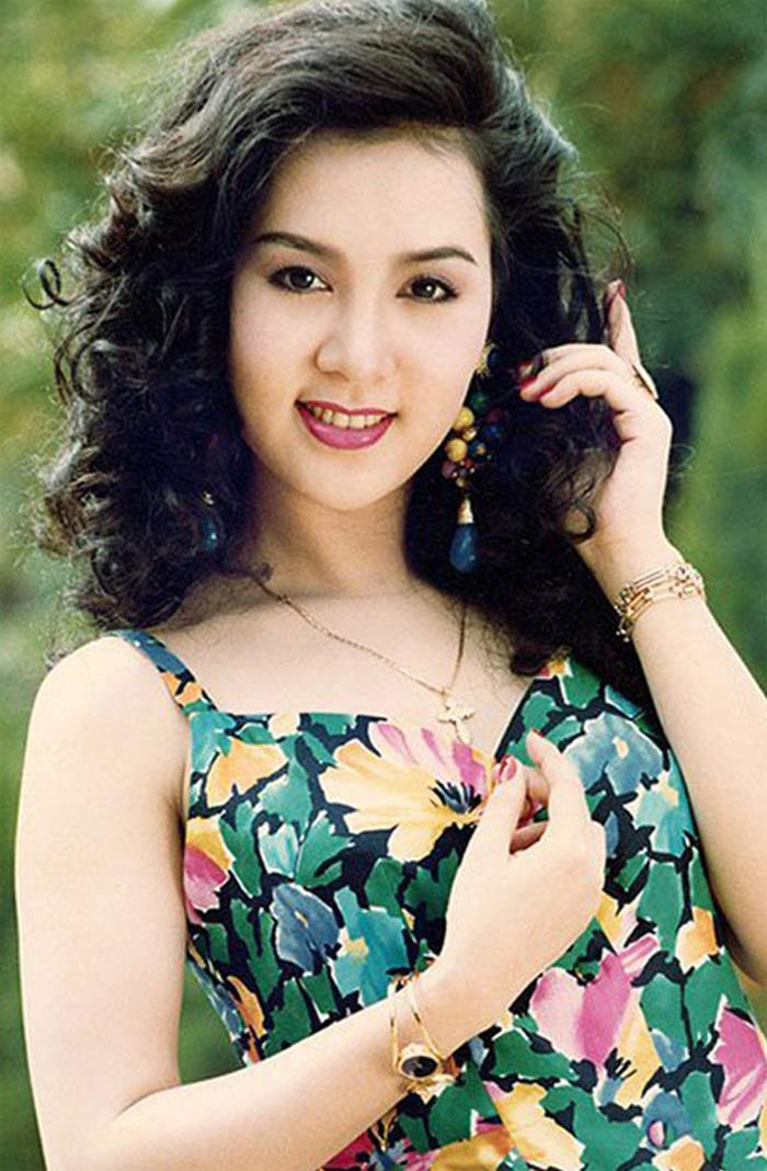 Cô còn là "nữ hoàng ảnh lịch" những năm 90 thế kỷ trước bởi sở hữu vẻ đẹp vừa kiều diễm, vừa bốc lửa. (Ảnh: Saostar)