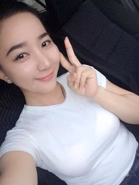 Quỳnh Anh, sở hữu ngoại hình xinh xắn, khuôn mặt ưa nhìn.