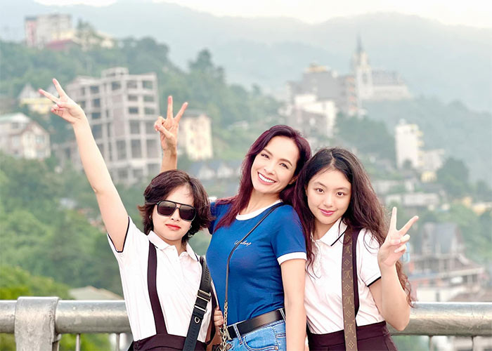 Suti cao hơn hẳn so với chị gái Suli dù kém chị 1 tuổi.