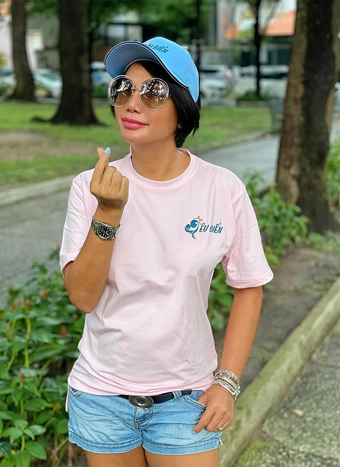 Sau cú sốc tình cảm với một đại gia có tiếng ở Sài Gòn, Kim Khánh không còn tin vào tình yêu, hôn nhân nên đã chọn cuộc sống độc thân suốt bao năm nay.