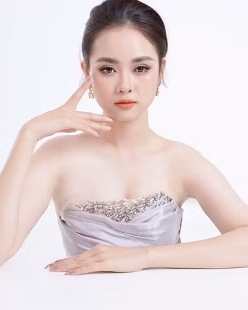 Bùi Thị Phương Loan, sinh năm 2002 tại Hải Dương, là sinh viên Trường Đại học Văn Hóa TPHCM (Khoa Du Lịch). Từng đoạt giải Á Khôi 1 - Khoa Du lịch - Trường Đại học Văn hóa TPHCM.