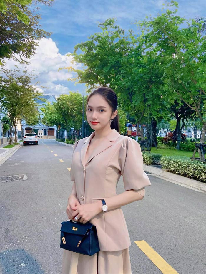 Không cần mặc đồ hở hang, Hoa hậu Chuyển giới Quốc tế 2018 vẫn cuốn hút.