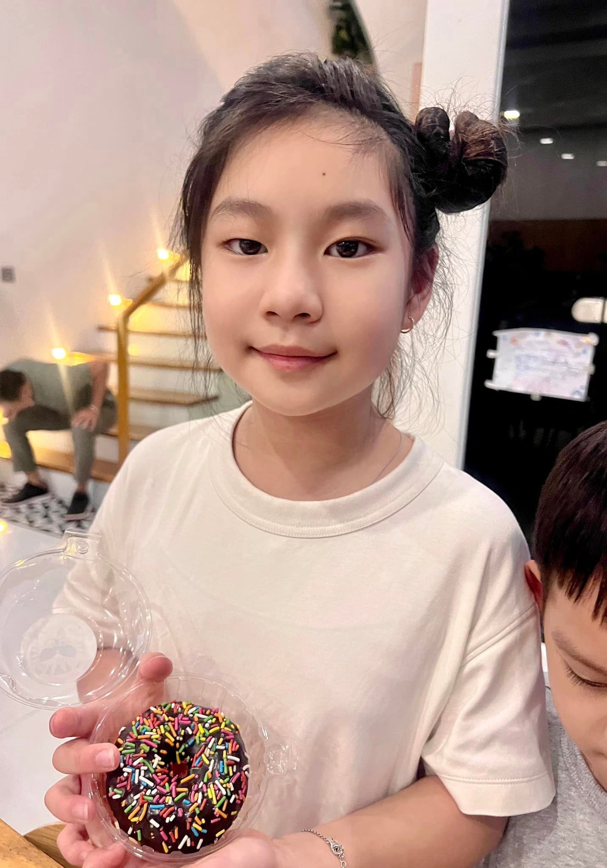 Ái nữ nhà Lý Hải - Minh Hà mới 9 tuổi đã có vóc dáng cao ráo, gương mặt xinh xắn khả ái.