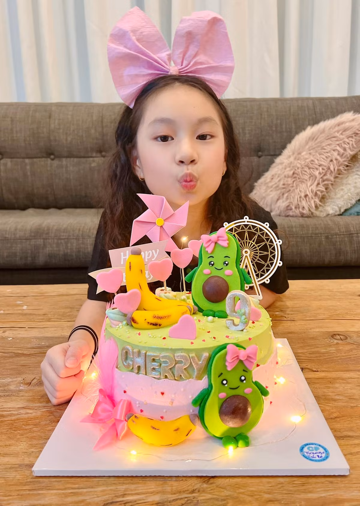 Cherry là con gái thứ 2 của vợ chồng Lý Hải, năm nay 9 tuổi.