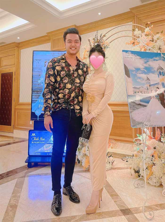 Hoàng Việt cũng chia sẻ anh và bạn gái rất hợp nhau về tính cách, quan điểm sống. Bạn gái không quan tâm nhiều tới quá khứ của anh. (Ảnh: FBNV)