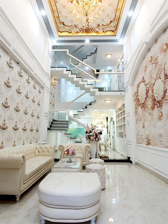 Kinh doanh thành công, chàng cựu người mẫu sinh năm 1989 bỏ ra gần 10 tỷ đồng xây căn nhà phố theo phong cách châu Âu sang trọng ở quận Gò Vấp, TP HCM. (Ảnh: FBNV)