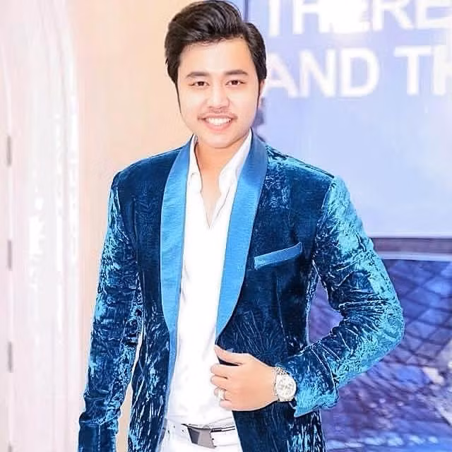  Vũ Hoàng Việt thành lập công ty và trở thành Giám đốc công ty TNHH Đầu tư Thương mại Dịch vụ Vũ Hoàng Việt. (Ảnh: FBNV)