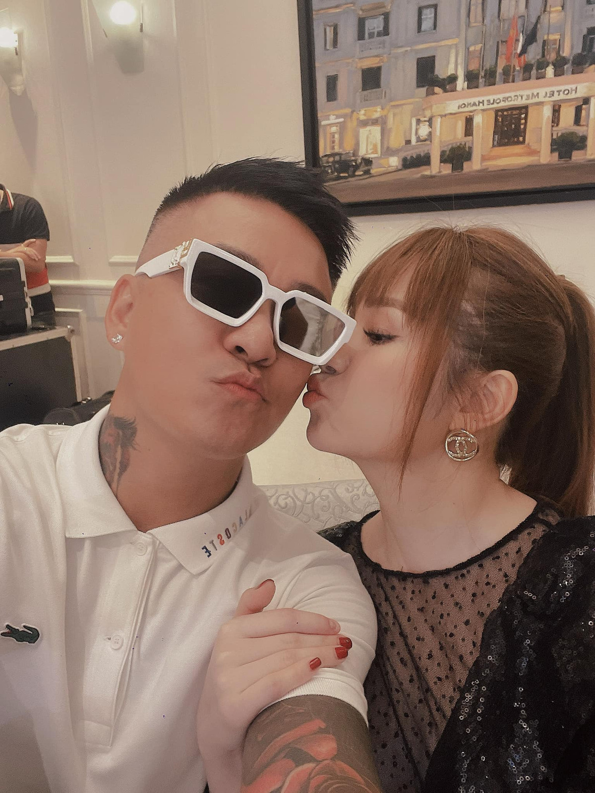 Có vợ xinh đẹp lại giỏi giang, nam ca sĩ Hà thành không ngại bày tỏ sự si mê dành cho bà xã.