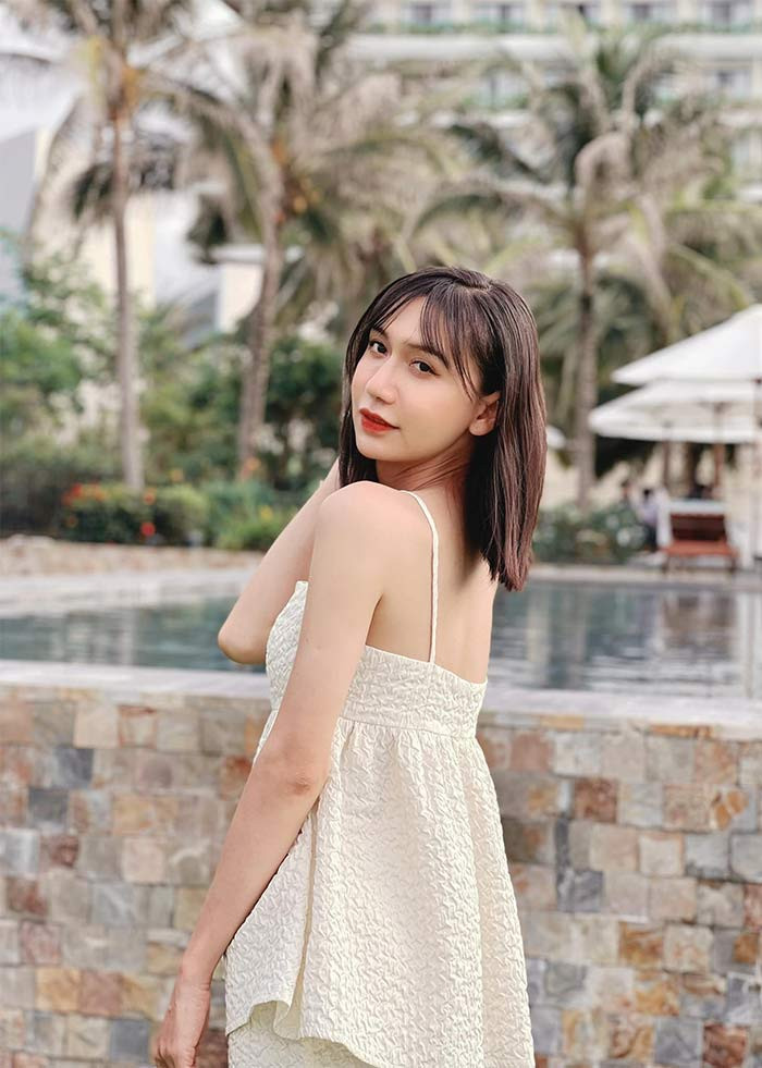 Tháng 7/2022, giọng ca "Tạm biệt nhé" phẫu thuật thanh quản tại Hàn Quốc. Lynk Lee tốn hàng trăm triệu cho lần phẫu thuật này và cô phải nghỉ dưỡng ít nhất hai tháng, không được nói.