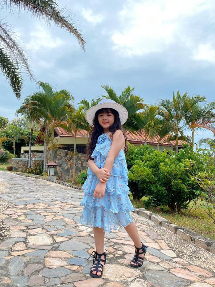 Suri Nhã Vy được đạo diễn Phương Điền nhắm vào vai Hạt Dẻ vì trước đó cô bé đã từng tham gia phim của anh.