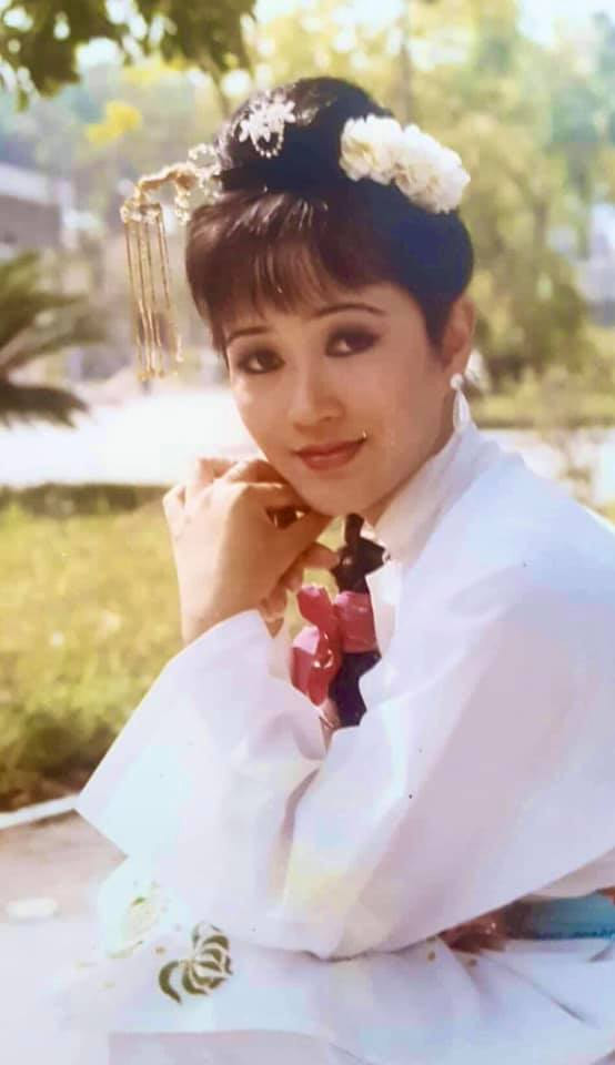 Ánh mắt sắc sảo, khuôn mặt ưa nhìn, Minh Hòa từng là mỹ nhân màn ảnh Việt một thời.