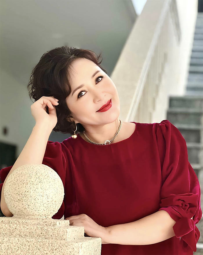 Vai diễn của chị trong một số bộ phim truyền hình gần đây như "Thương ngày nắng về", "Tình yêu và tham vọng" được khán giả đón nhận và khen ngợi.