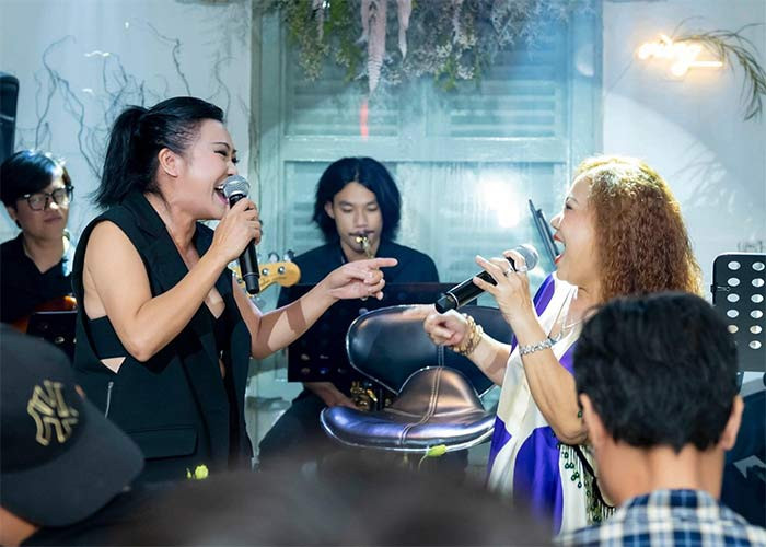 Cách đây vài hôm, Phương Thanh và Siu Black còn cùng tham gia 1 show ca nhạc, hát chung rất vui vẻ. (Ảnh: FBNV)