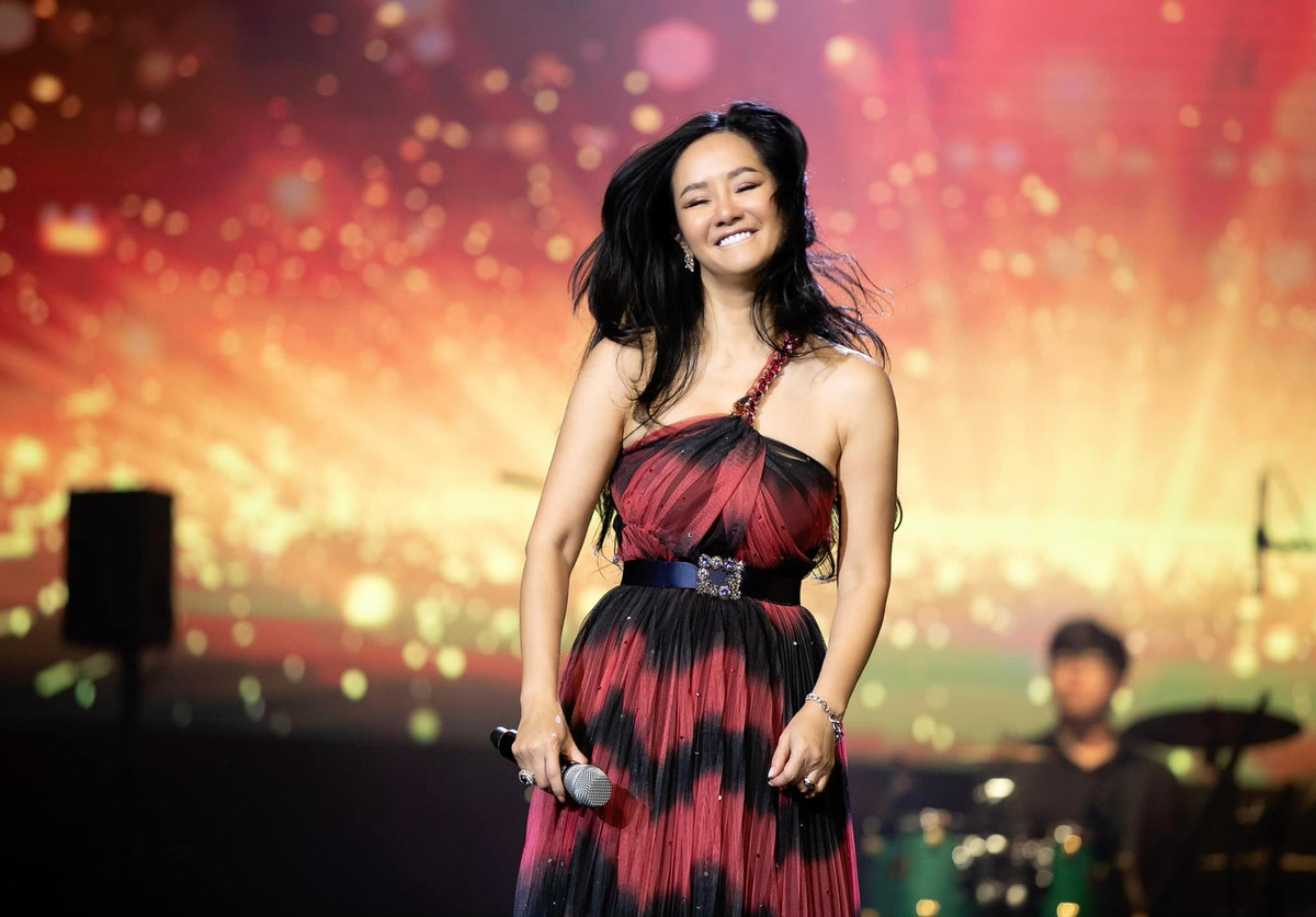 Nhờ body bốc lửa, săn chắc, nên nữ diva tự tin với phong cách đa dạng.