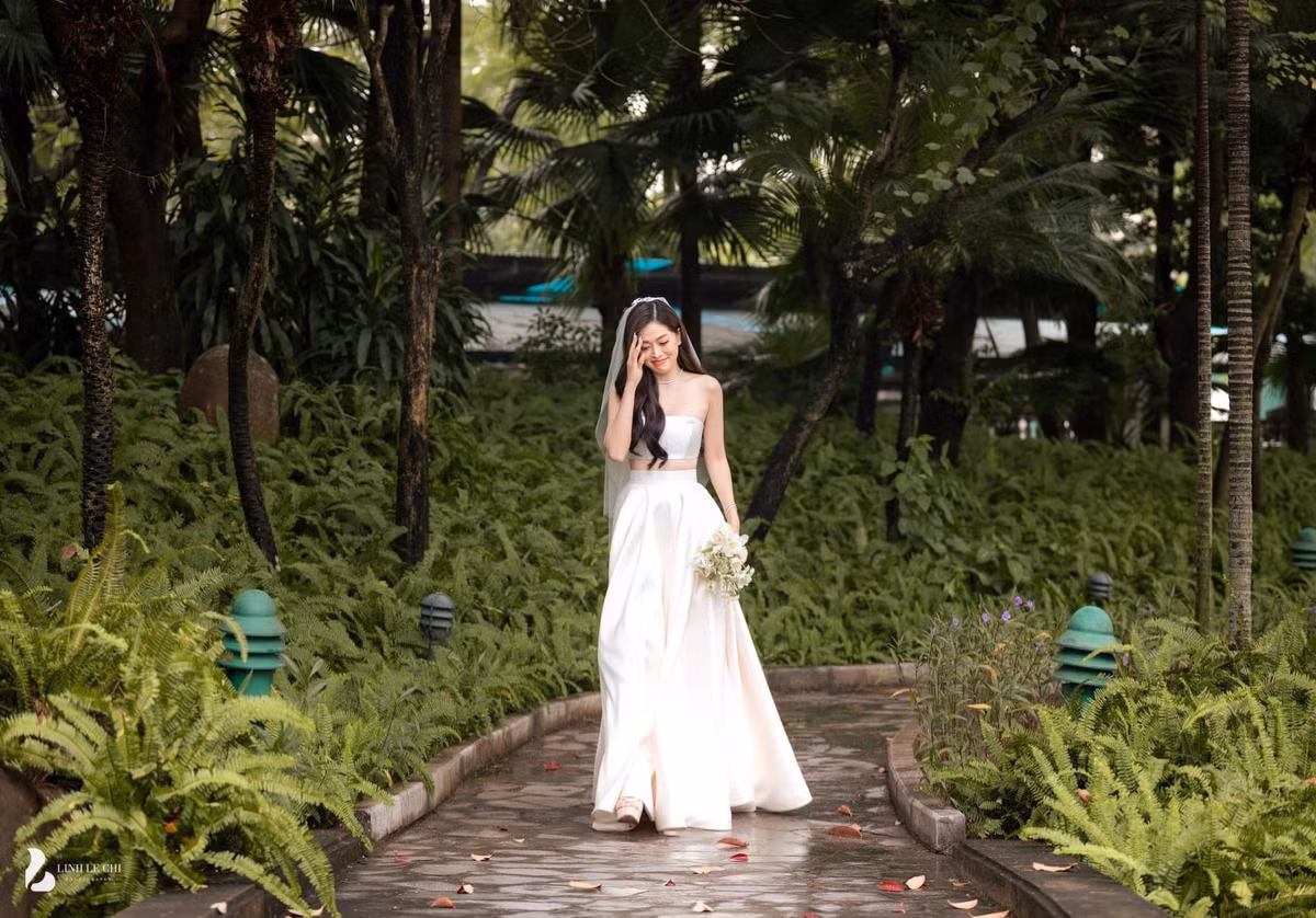 Bên cạnh những ý kiến cho rằng Bình An bênh vực bà xã như vậy là không sai vì ở đây là lễ phụ buổi chiều, cô dâu chú rể ăn mặc vậy để tạo không khí thoải mái. Còn lễ chính buổi tối, Phương Nga vẫn mặc trang trọng.