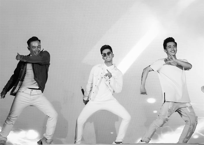 Mãi đến cuối năm 2018, Quang Anh mới ra mắt ca khúc "Anh đã quen với cô đơn" và đổi nghệ danh là Quang Anh Rhyder. (Ảnh: FBNV)