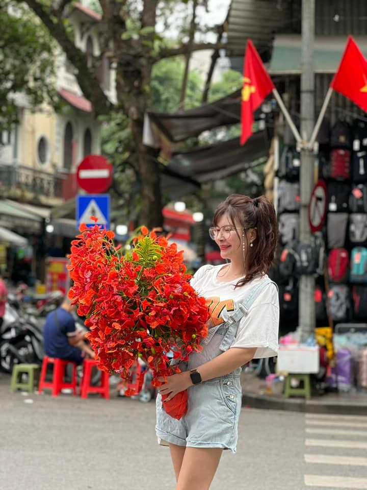 Bí quyết giúp chị giữ gìn vóc dáng chính là duy trì thói quen tập luyện đều đặn mỗi ngày như tập gym hay chạy bộ...