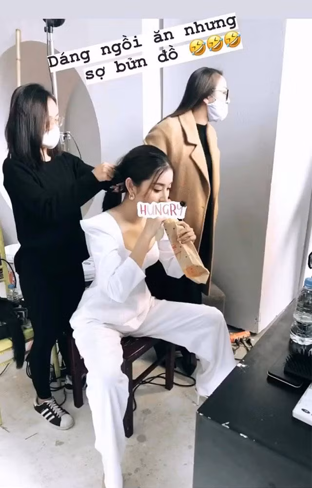 Đằng sau vẻ ngoài chỉn chu, gợi cảm với eo thon của Á hậu Huyền My... Ảnh: FBNV.