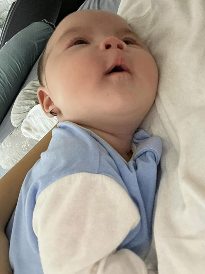 Mang thai đến tháng thứ 6, nữ ca sĩ sinh năm 1984 mới tiết lộ việc cô sắp sinh con thứ ba.