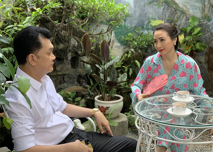 Một thời gian sau, diễn viên Khánh Huyền nhận lời đóng phim nhiều hơn. Cô xuất hiện trong một loạt phim như: "Gạo nếp gạo tẻ 2", "Mắt biếc", "Những tháng năm rực rỡ", "Vợ quan", "Lưới tình", "Cậu vàng", "Giấc mơ của mẹ"... (Ảnh: laodongtre)