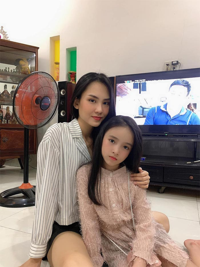 Khi không trang điểm, đường nét trên khuôn mặt người đẹp Đồng Nai toát lên vẻ dịu dàng.