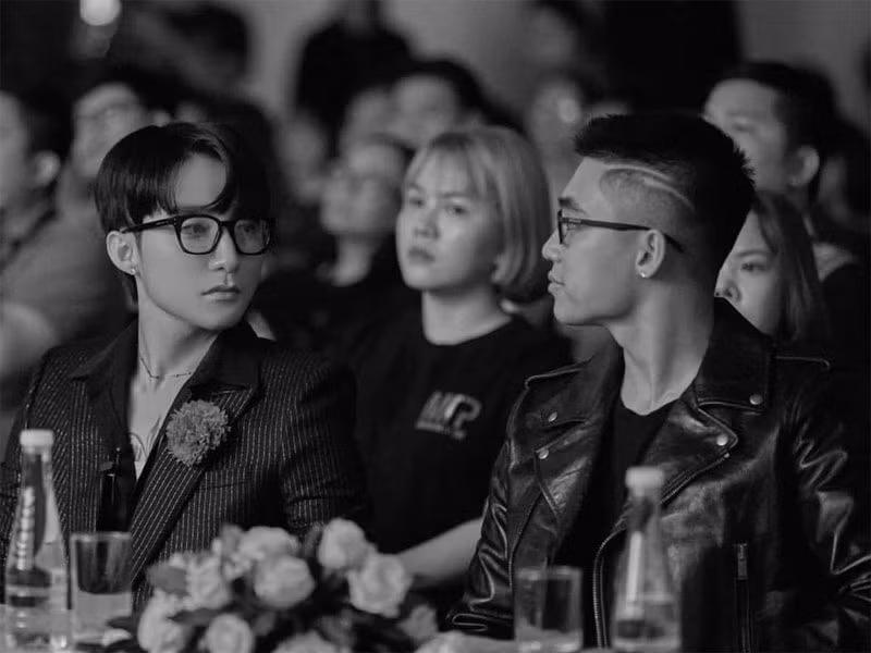 Mới đây, có thông tin em trai Sơn Tùng M-TP - Nguyễn Việt Hoàng lập công ty riêng, chuẩn bị ra mắt Vbiz với nghệ danh Mono.