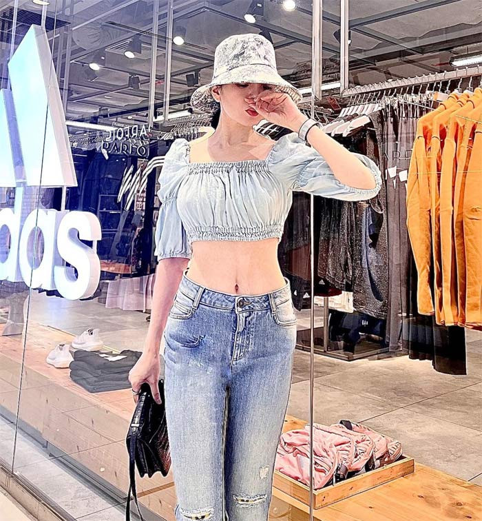 Ở tuổi 41 nhưng vóc dáng của Lệ Quyên trẻ trung, săn chắc như thiếu nữ đôi mươi.