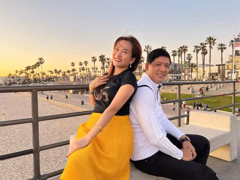 Trên trang cá nhân, nữ doanh nhân và chồng thường xuyên khoe ảnh cùng nhau đi du lịch khắp nơi.