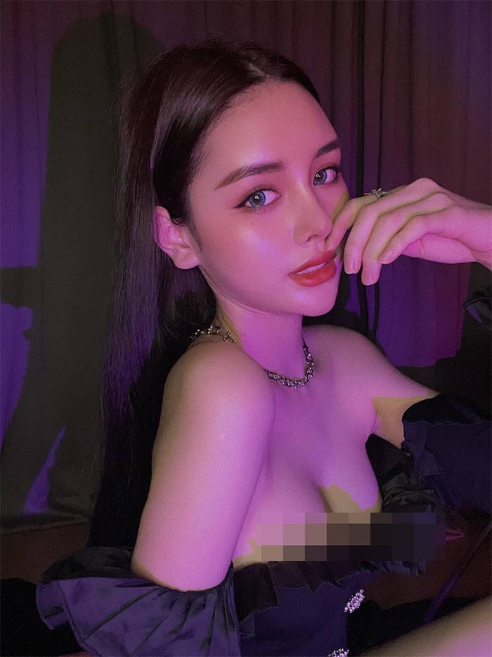 Cô gái 23 tuổi rất tự tin với vẻ ngoài hoàn hảo của mình.