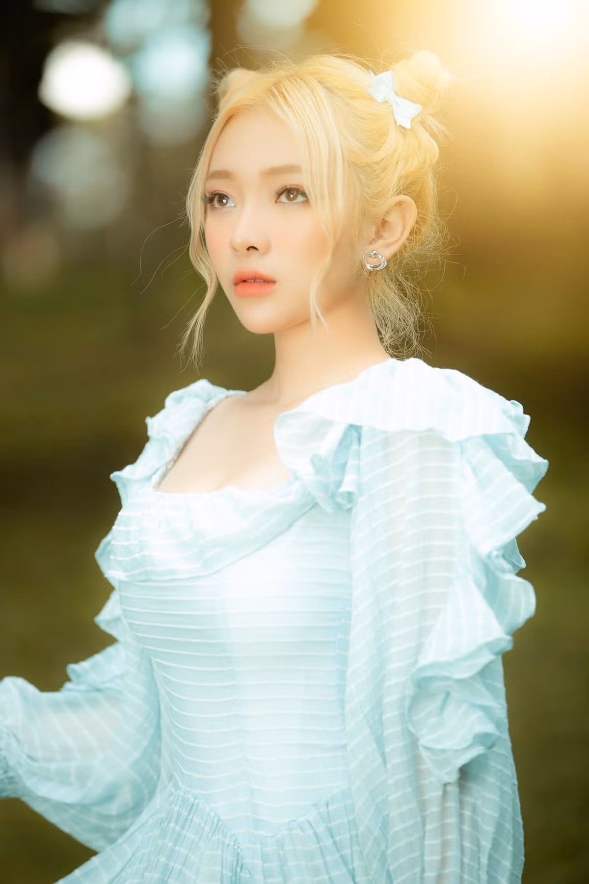 Cô nàng "tiểu tam" được biết đến với vai trò là người mẫu, đóng MV cũng như làm streamer.