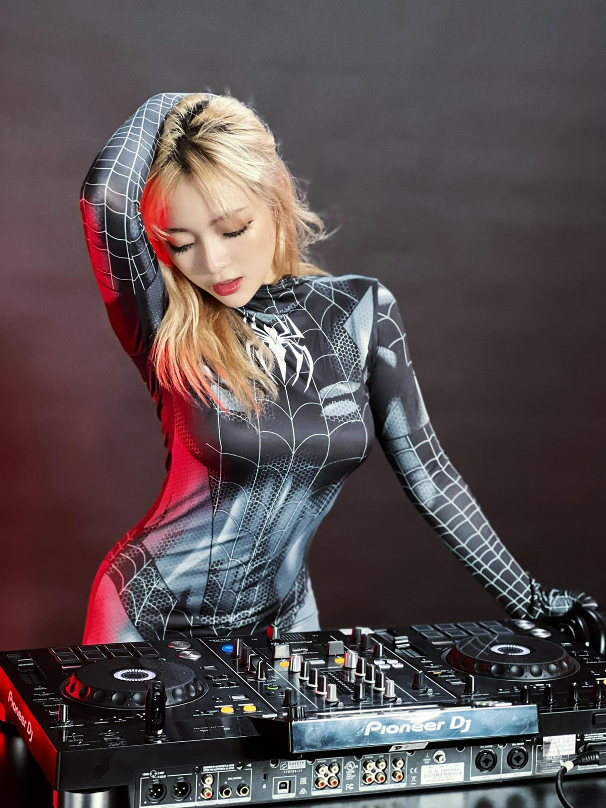 Tham gia MV mới của Hương Giang, Chichan bày tỏ, đây được xem là cột mốc đáng nhớ ở tuổi 19 của cô nàng với vai trò diễn xuất.