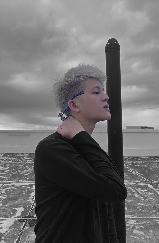  Quang Anh hiện tại đã 21 tuổi, cao lớn và đẹp trai.