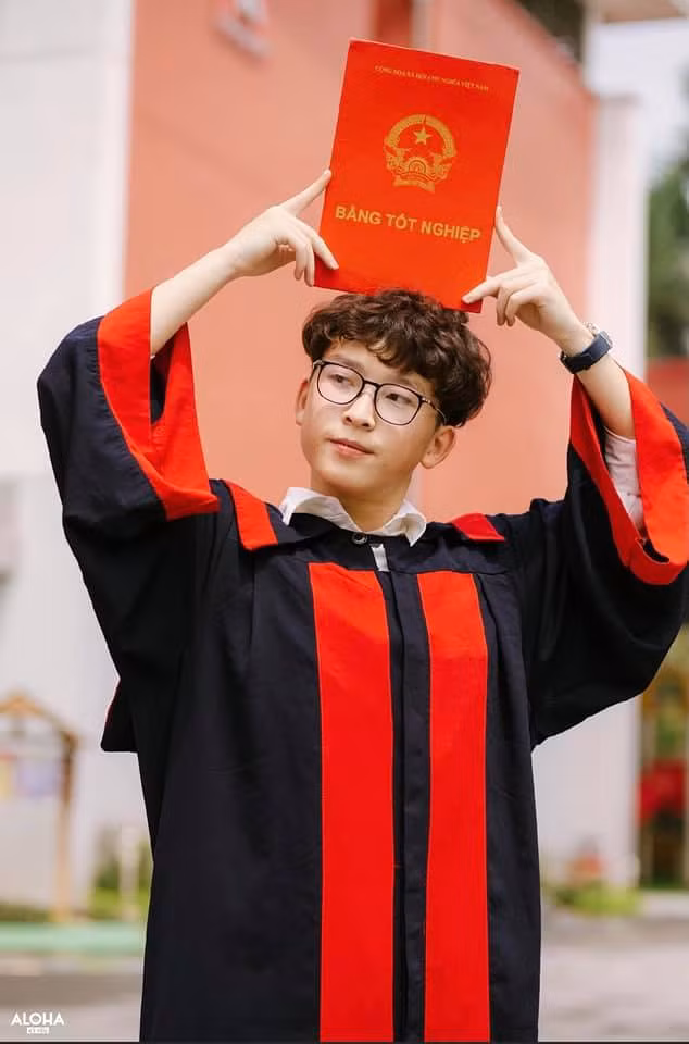 Huyền My hết lòng thương yêu cậu em rất hiểu chuyện và biết quan tâm tới mọi người.