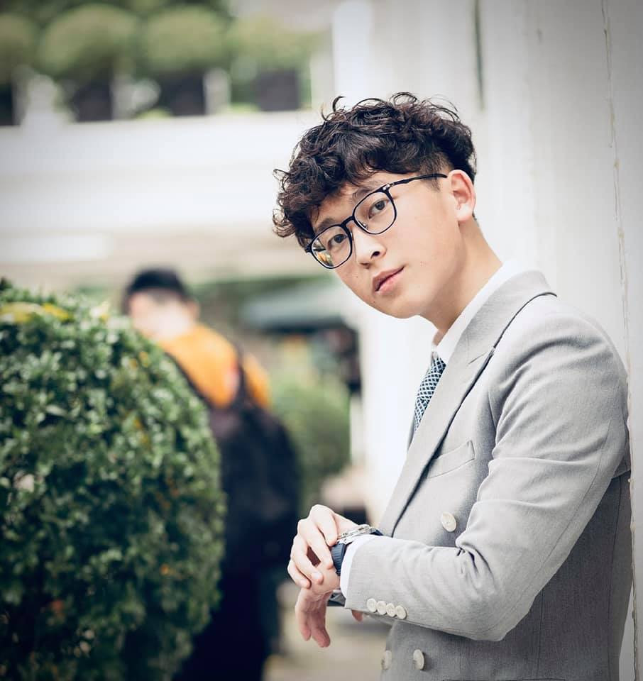 Việt Anh không chỉ điển trai mà còn học giỏi, dự định sẽ sang Anh du học.