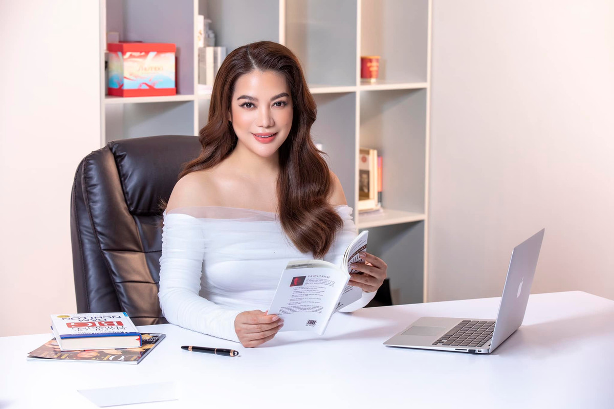 Vẻ đẹp rạng ngời của Trương Ngọc Ánh cho thấy cô đang hạnh phúc trong tình yêu và cuộc sống.