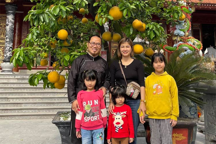 Nghệ sĩ hài sinh năm 1980 sở hữu nhà đẹp, xe sang trị giá hàng chục tỷ đồng và khu nhà thờ rộng hàng nghìn m2 tên gọi Thiên Trường Vọng Phủ.